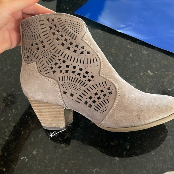 Heeled booties - Picture 3 of 3